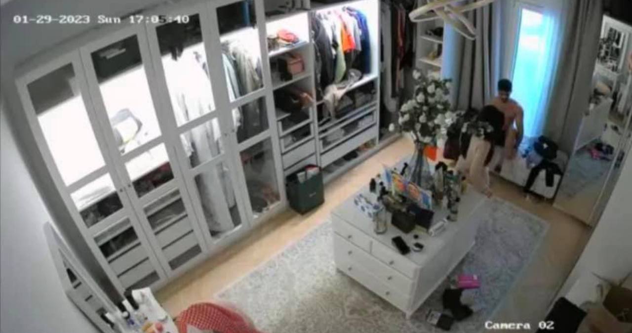 Clip Nóng 18+ Hack Cam Chồng Đi Công Tác Vợ Dắt Bồ Về Nhà Chịch Nhau